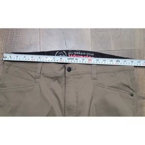 Wrangler ATG All Terrain Gear Mens Tan Cargo Pants Size 36x32‎ Zip Pockets